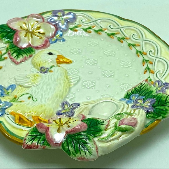 Fitz & Floyd Classic Collection Sweet Iridescent Baby Duck Spring Plate - Picture 3 of 4